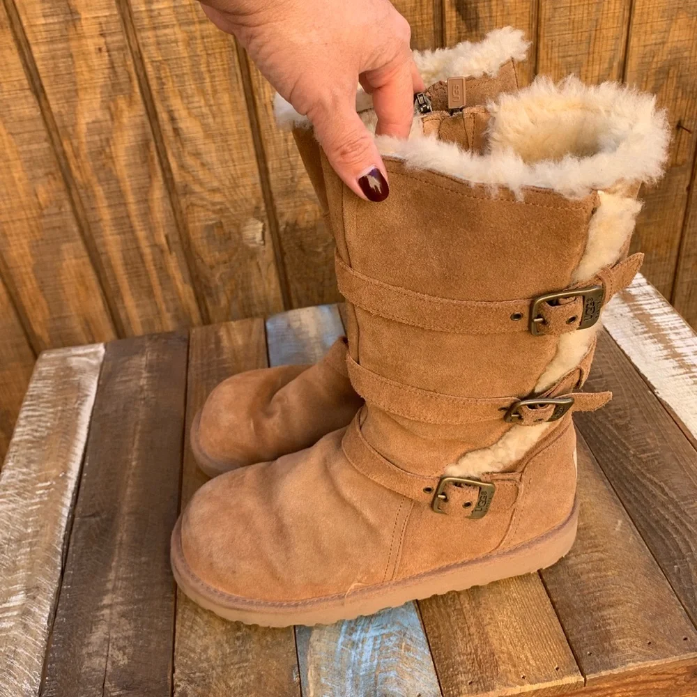 UGG maddi suede